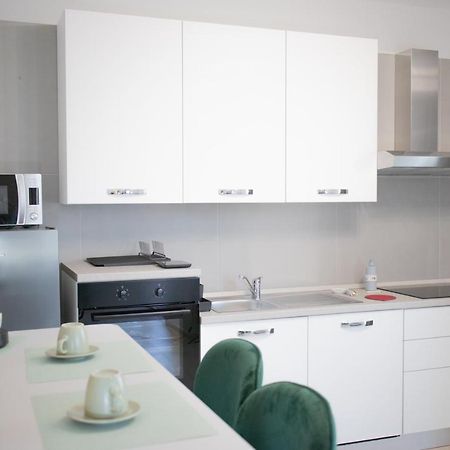 E-Twelve Apartment Неаполь Экстерьер фото